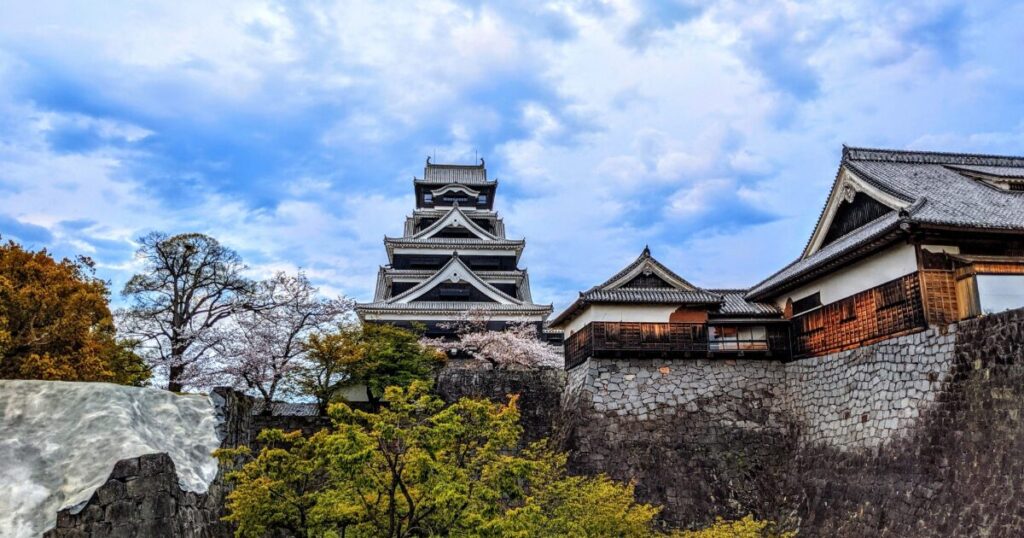 石垣と天守閣が美しい熊本城の景観