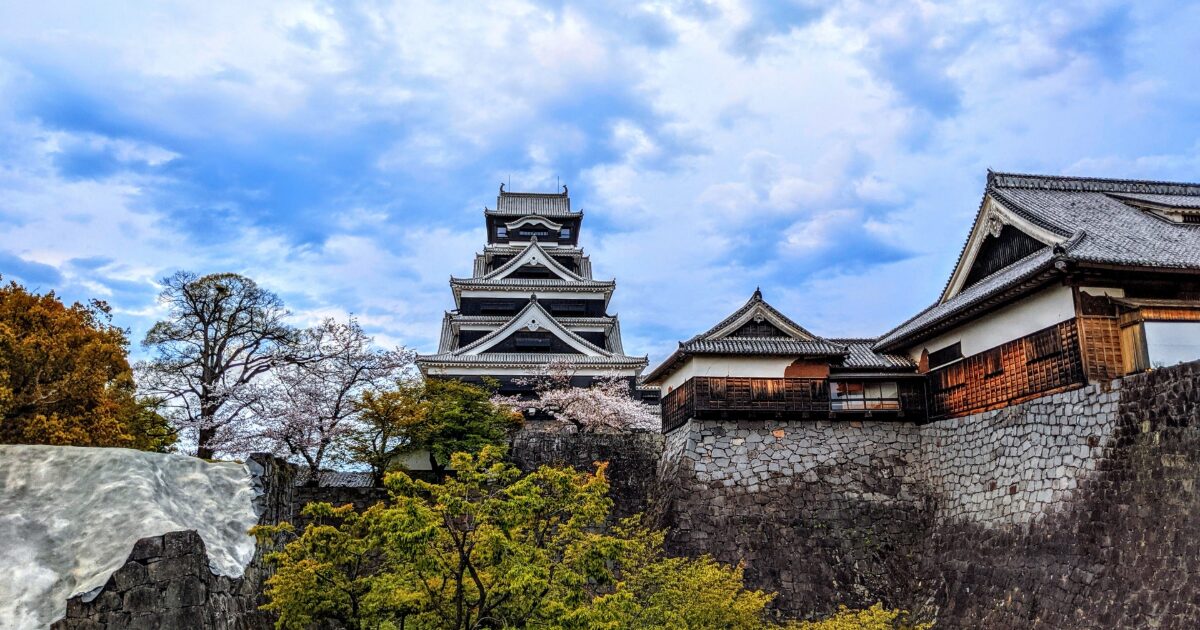 石垣と天守閣が美しい熊本城の景観