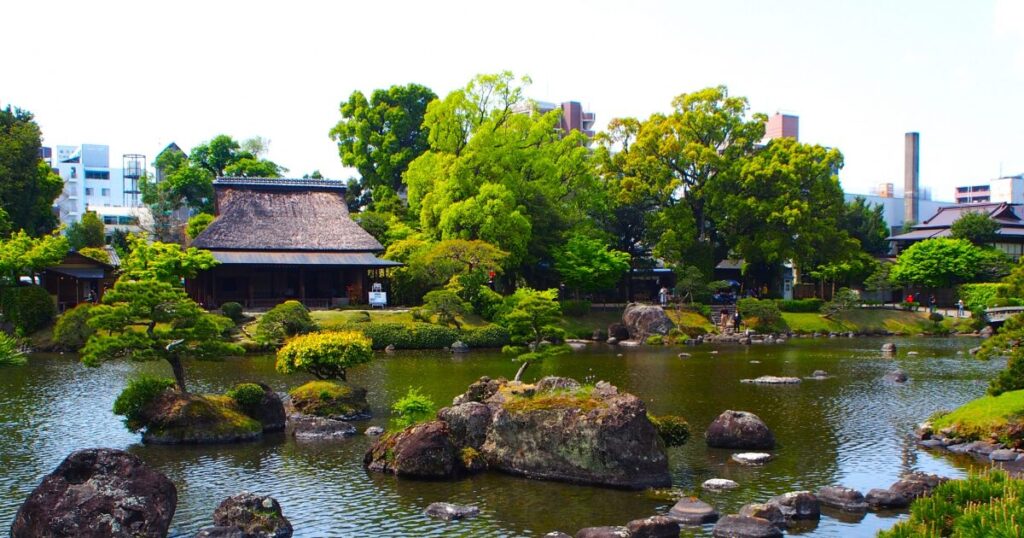 水前寺成趣園の池泉回遊式庭園と風景